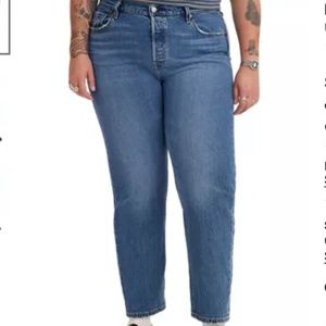 NWT Cropped Levis 501 / Size 16W